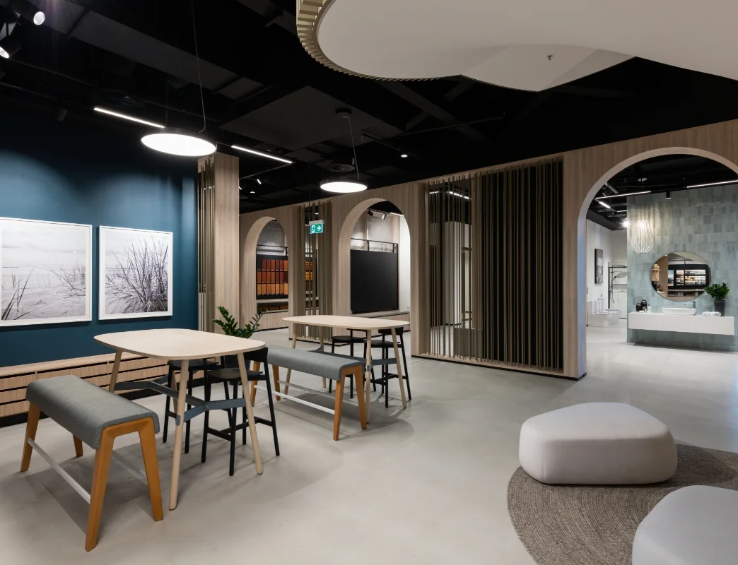 Breakout area with soft seating Met