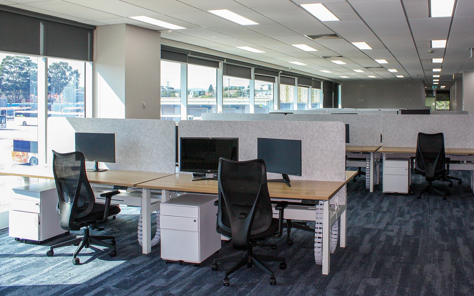 ventura-bus-open-plan-furniture-1