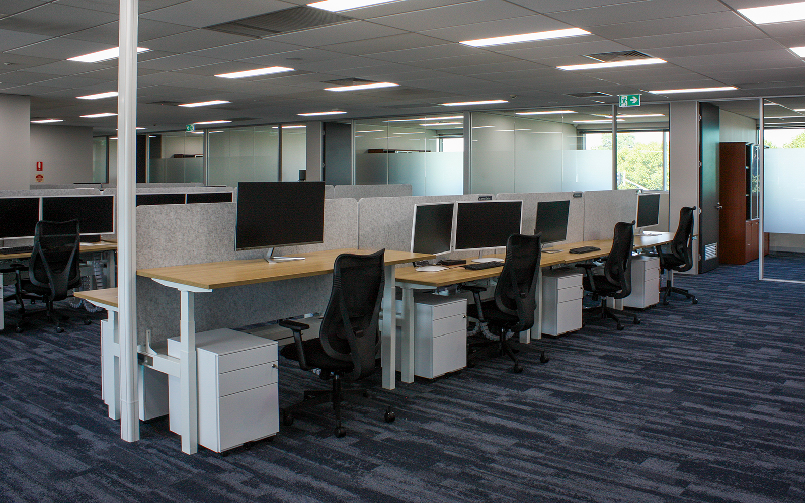 ventura-bus-open-plan-furniture-2