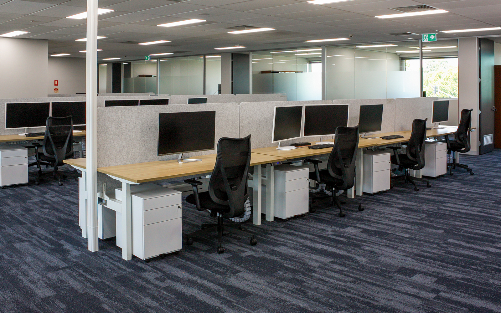 ventura-bus-open-plan-furniture-3